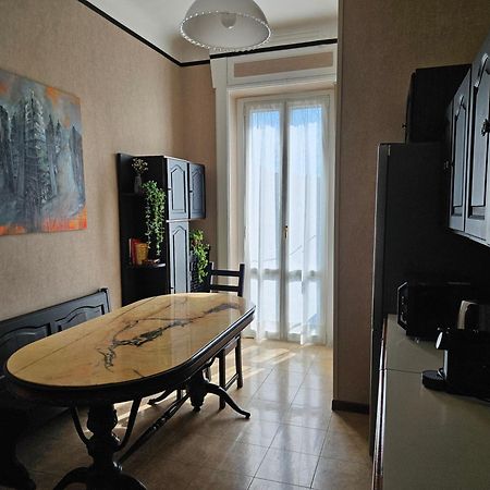 Homegallery - Elegante Appartamento Milanese Extérieur photo