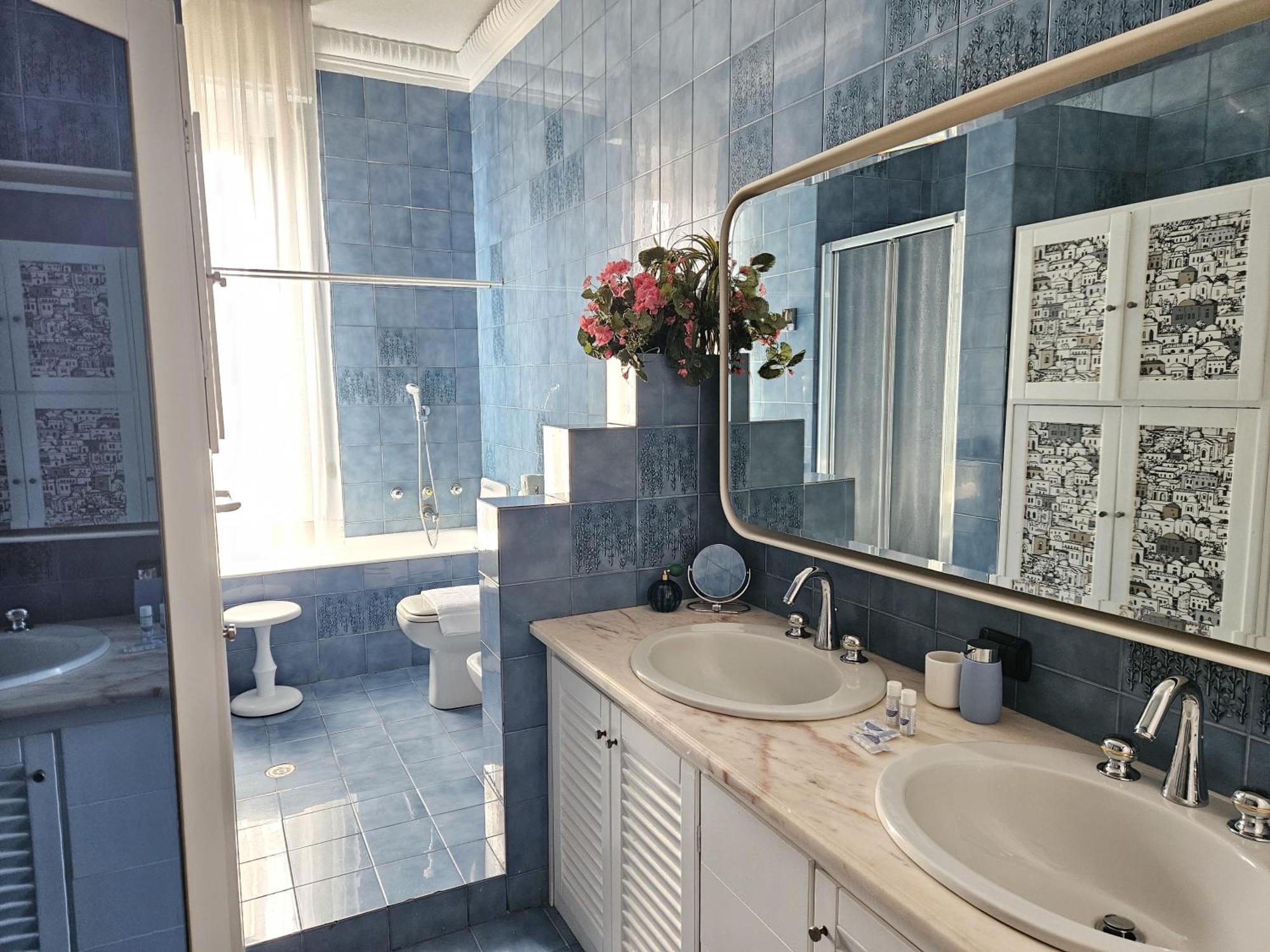 Homegallery - Elegante Appartamento Milanese Extérieur photo