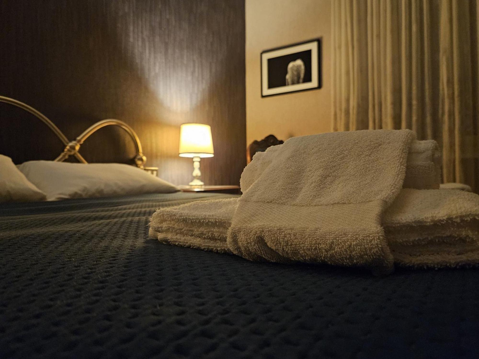 Homegallery - Elegante Appartamento Milanese Extérieur photo
