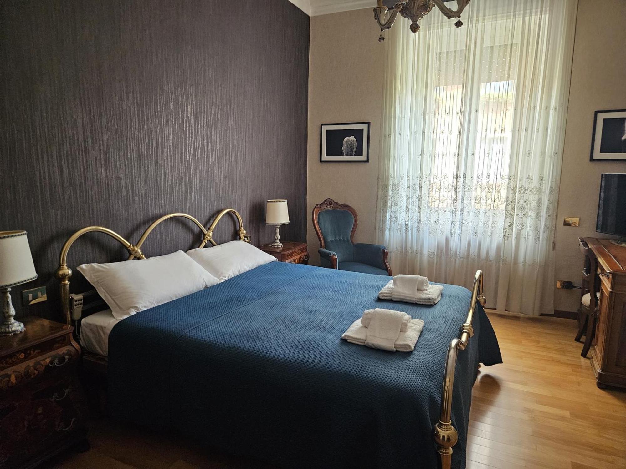 Homegallery - Elegante Appartamento Milanese Extérieur photo