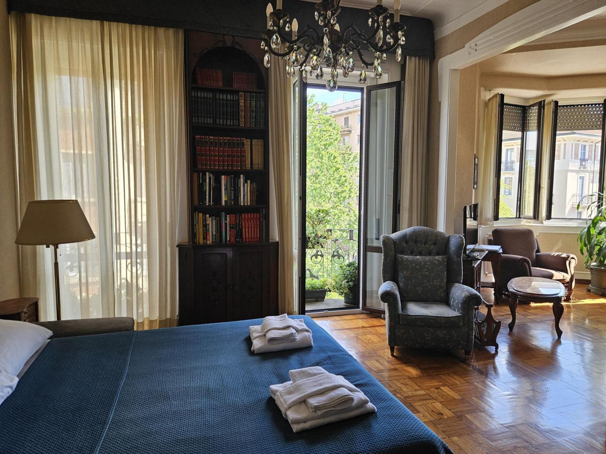 Homegallery - Elegante Appartamento Milanese Extérieur photo